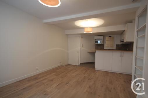 Appartement F1 à louer - 1 pièce - 27.27 m2 - PARIS - 75003 - ILE-DE-FRANCE - Century 21 Alpha Marais Appartement F1 à louer - 1 pièce - 27.27 m2 - PARIS - 75003 - ILE-DE-FRANCE - Century 21 Alpha Marais