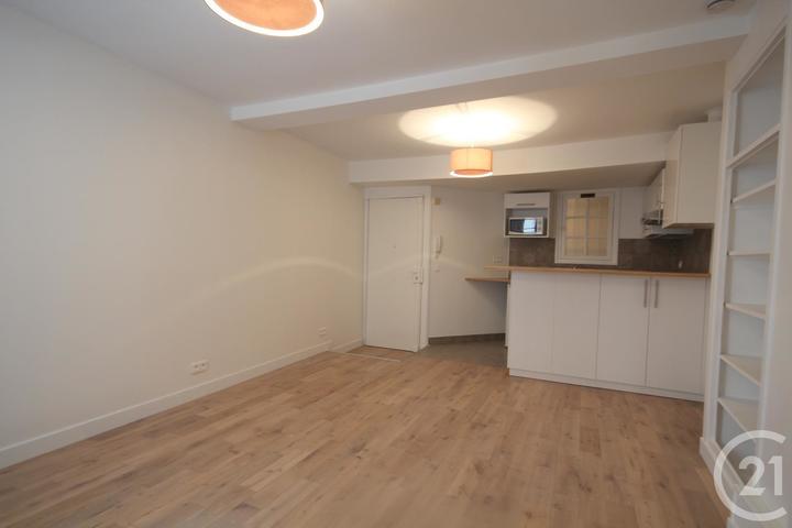 Appartement F1 à louer - 1 pièce - 27.27 m2 - PARIS - 75003 - ILE-DE-FRANCE - Century 21 Alpha Marais Appartement F1 à louer - 1 pièce - 27.27 m2 - PARIS - 75003 - ILE-DE-FRANCE - Century 21 Alpha Marais