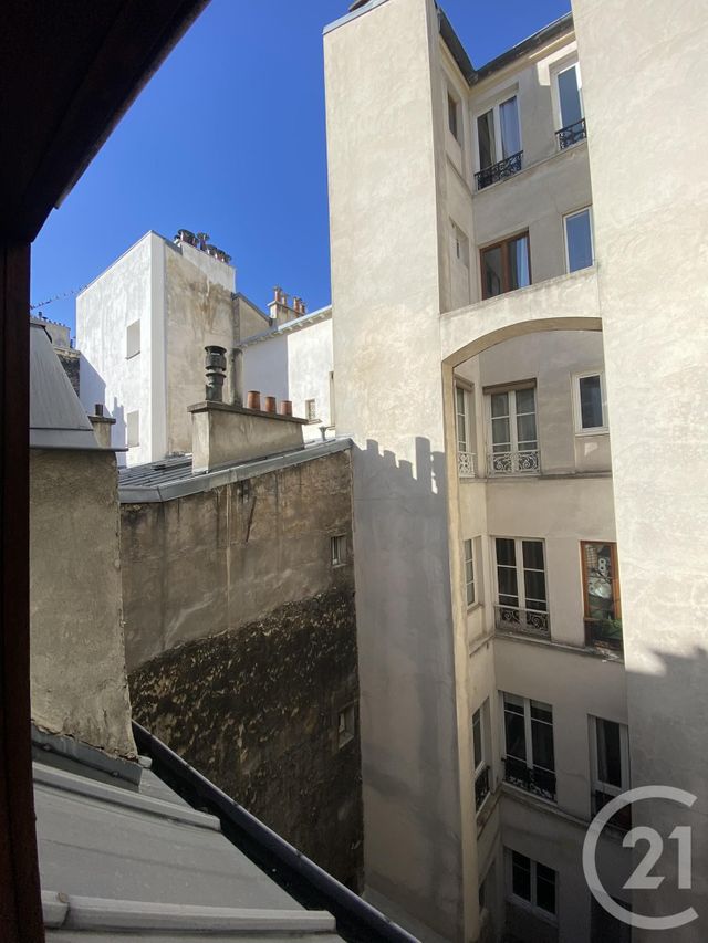  - PARIS - 