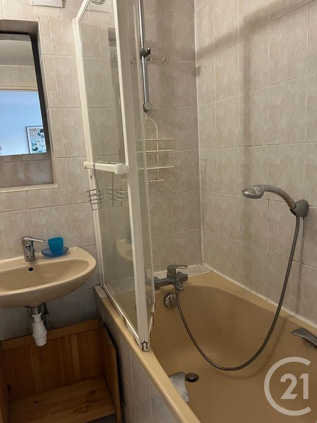 Appartement F2 à vendre - 2 pièces - 34.6 m2 - PARIS - 75011 - ILE-DE-FRANCE - Century 21 Alpha Marais