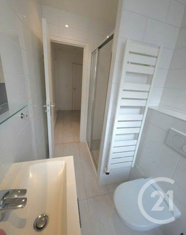 Appartement F2 à vendre - 2 pièces - 38.0 m2 - PARIS - 75011 - ILE-DE-FRANCE - Century 21 Alpha Marais