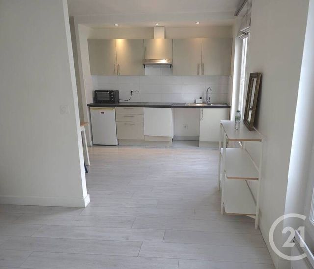 Appartement F2 à vendre - 2 pièces - 38.0 m2 - PARIS - 75011 - ILE-DE-FRANCE - Century 21 Alpha Marais