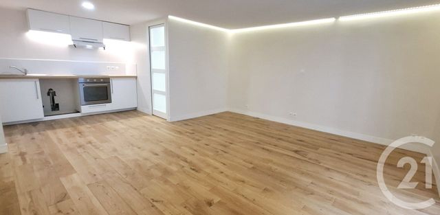 Appartement Studio à vendre - 1 pièce - 28.15 m2 - PARIS - 75003 - ILE-DE-FRANCE - Century 21 Alpha Marais