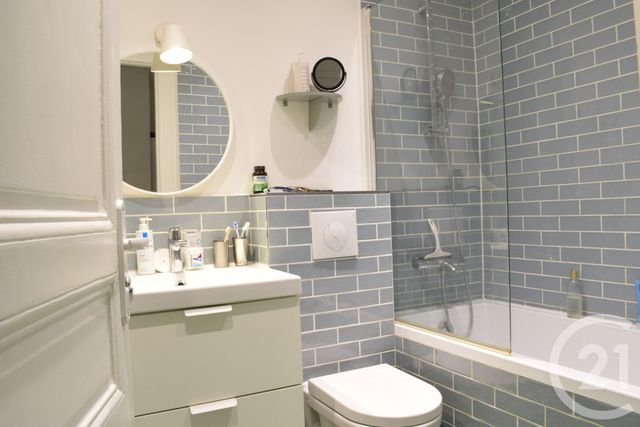 Appartement T3 à vendre - 3 pièces - 54.39 m2 - PARIS - 75010 - ILE-DE-FRANCE - Century 21 Alpha Marais