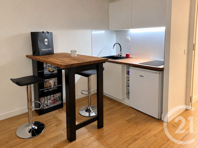Appartement F1 à vendre - 1 pièce - 24.6 m2 - PARIS - 75011 - ILE-DE-FRANCE - Century 21 Alpha Marais