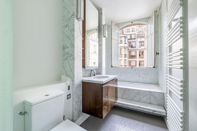 Appartement F5 à louer - 5 pièces - 174.01 m2 - PARIS - 75007 - ILE-DE-FRANCE - Century 21 Alpha Marais